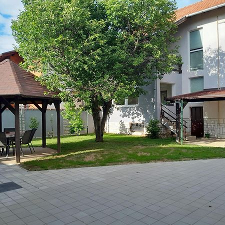Apartman Kod Dide I Bake Vukovar Zewnętrze zdjęcie